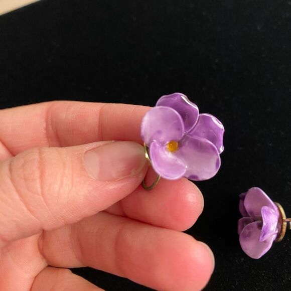 Porcelain Denton England Screwback Flowers - Picture 6 of 6